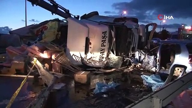 İstanbul'da TEM Otoyolu'nda korkunç kaza: Ölü ve yaralılar var
