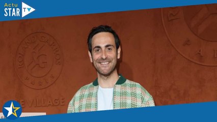 Camille Combal poste un rare selfie avec sa femme et fait une surprenante demande à Stéfanos Tsitsip