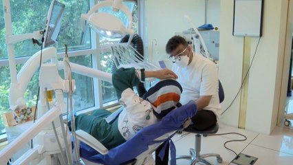 الهجرة أصبحت حلم كثير من الأطباء في إيران.. لماذا؟