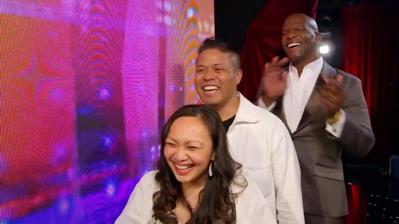 6-year-old Zoe Erianna steals Sofia's heart with _Born This Way_ _ Auditions _ AGT 2023
