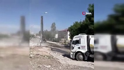 BİNA TEK DOKUNUŞLA YERLE BİR OLDU!