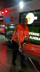 #Preliminar Tras derrapar en su motocicleta junto con su acompañante sobre Periférico y Joaquín Amaro, en la colonia San Miguel de Huentitán, un hombre se dio a la fuga dejando abandonada a una mujer gravemente herida #GuardiaNocturna
