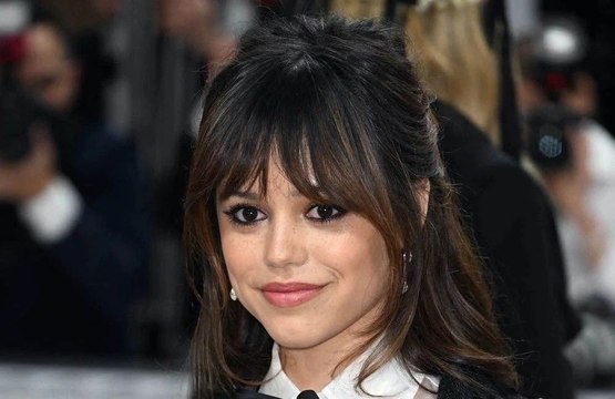Jenna Ortega (« Mercredi ») : en pleurs, elle évoque son rapport aux réseaux sociaux
