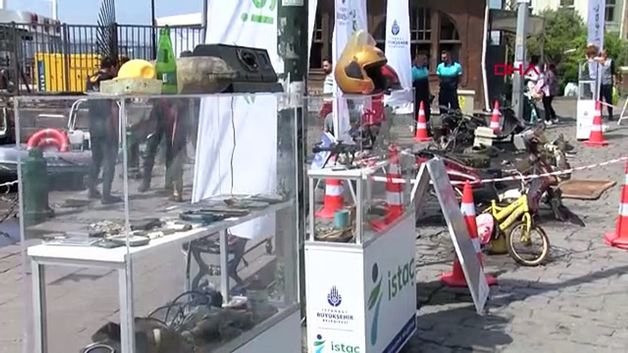 Le nettoyage de la mer a été effectué sur la côte d'Ortaköy dans le cadre de la Journée de la protection de la mer de Marmara