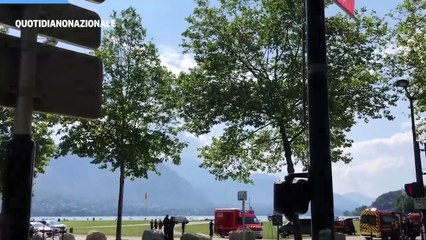 Annecy, elicotteri sorvolano l'area dell'attacco