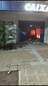 Bandidos explodem banco em Iporã; bolsa é deixada no local e equipe antibombas é acionada