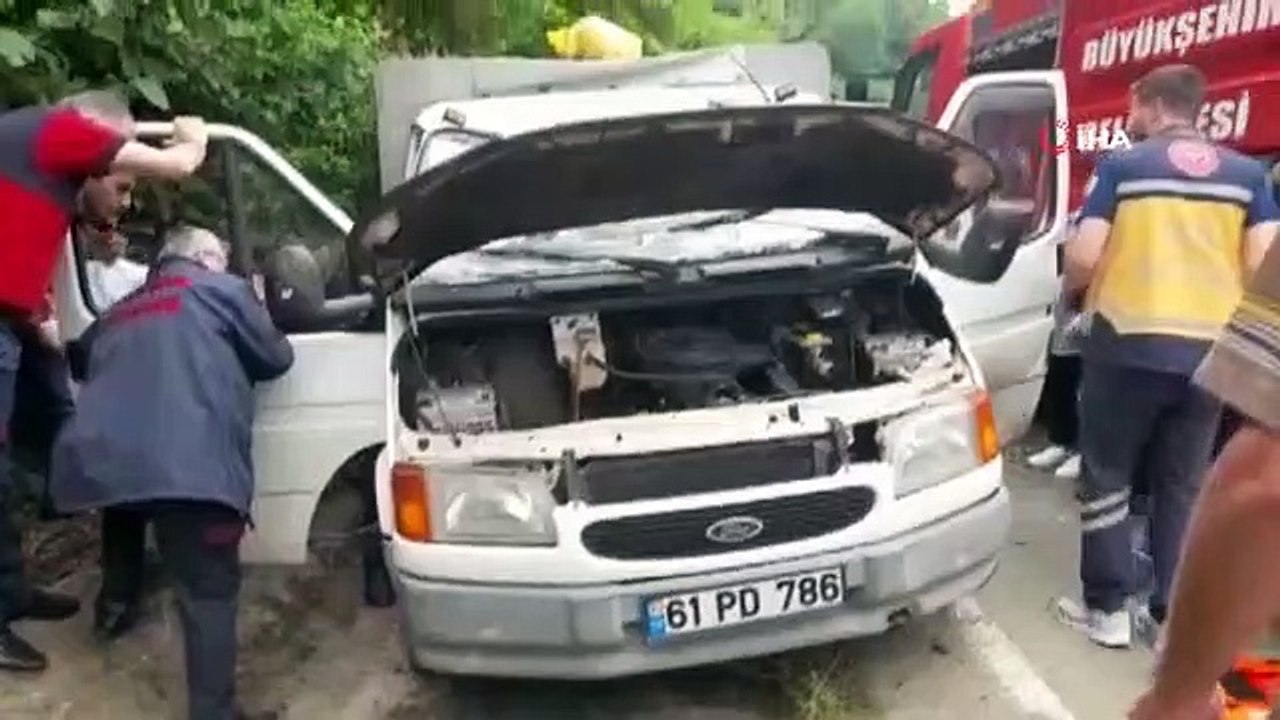 A Trabzon, le véhicule est tombé de la route du village à l'autoroute： 3 blessés