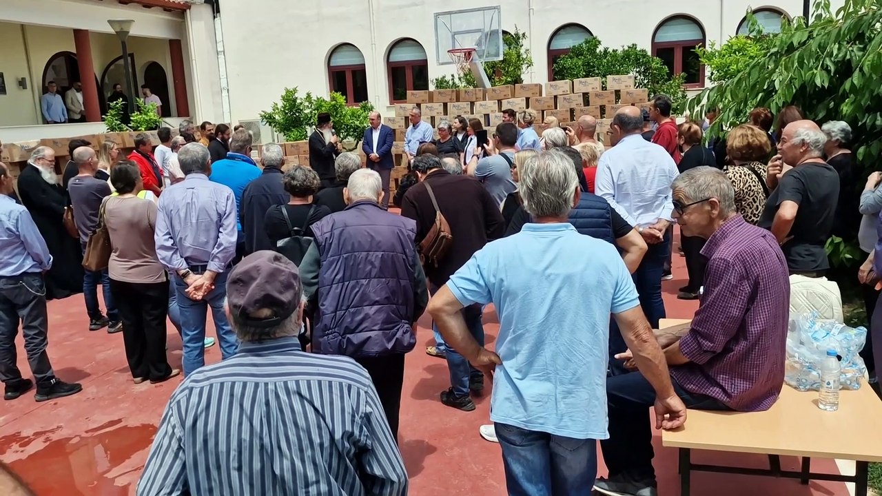 Διανομή τροφίμων από την μητρόπολη Φθιώτιδας σε...