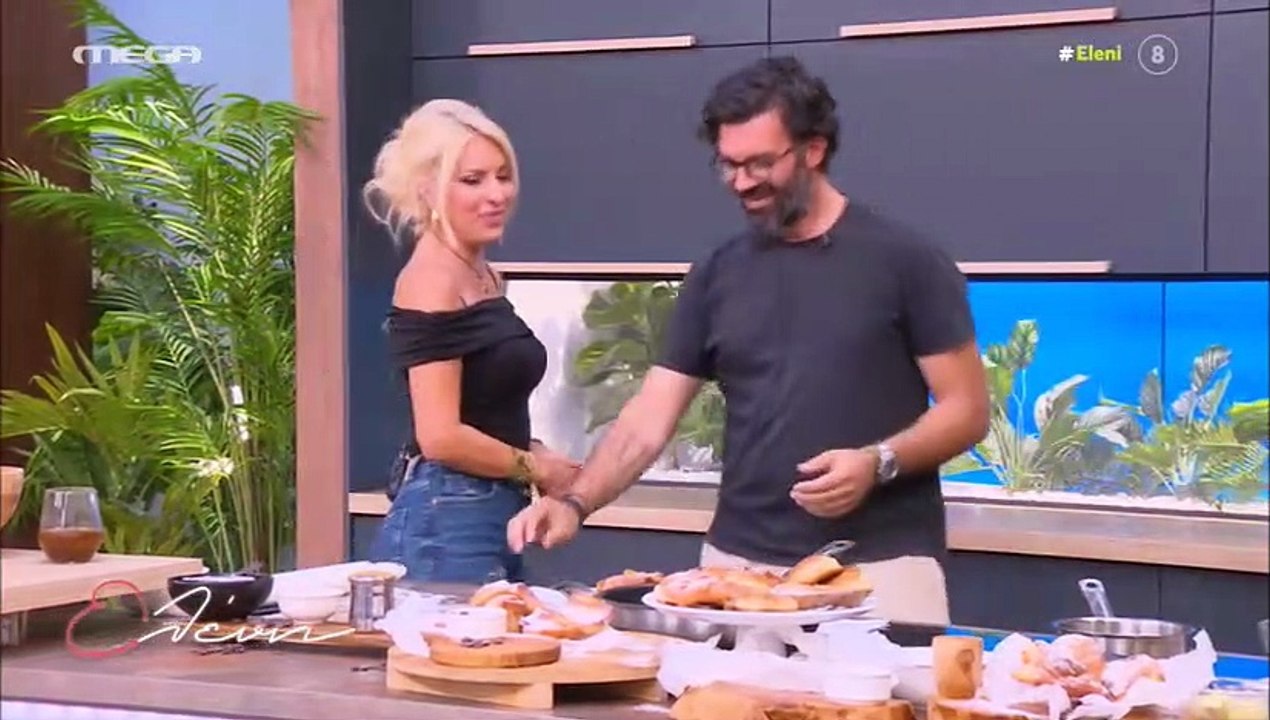 Ελένη Μενεγάκη: Πήρε κιλά και... αναγκάστηκε να αλλάξει παντελόνι κατά τη διάρκεια της εκπομπής!