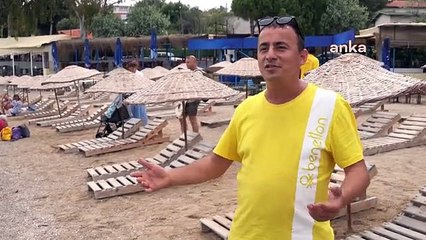 Seferihisarlı Çevre Gönüllüleri Büyük Akkum Plajında Temizlik Yaptı