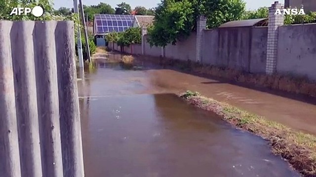 Ucraina, allagamenti a Kherson dopo il bombardamento della diga di Nova Kakhovka