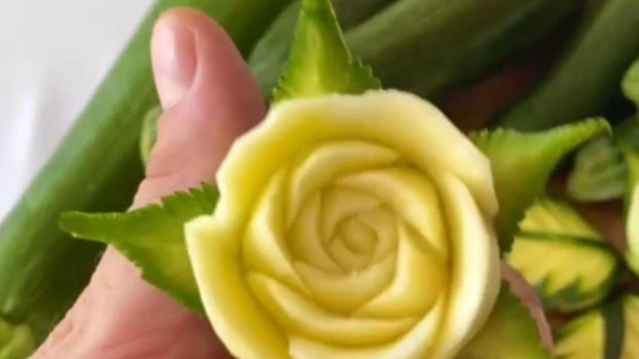 Artist's rose-markable Zucchini carving skills will make you view vegetables differently