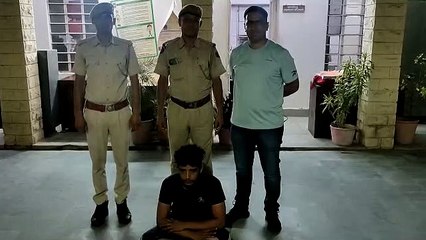 महिला ने सहयोगी के साथ मिलकर की यह वारदात, देखें वीडियो