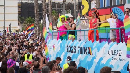 Telavive festeja com sensualidade os 25 anos do desfile do "orgulho gay"