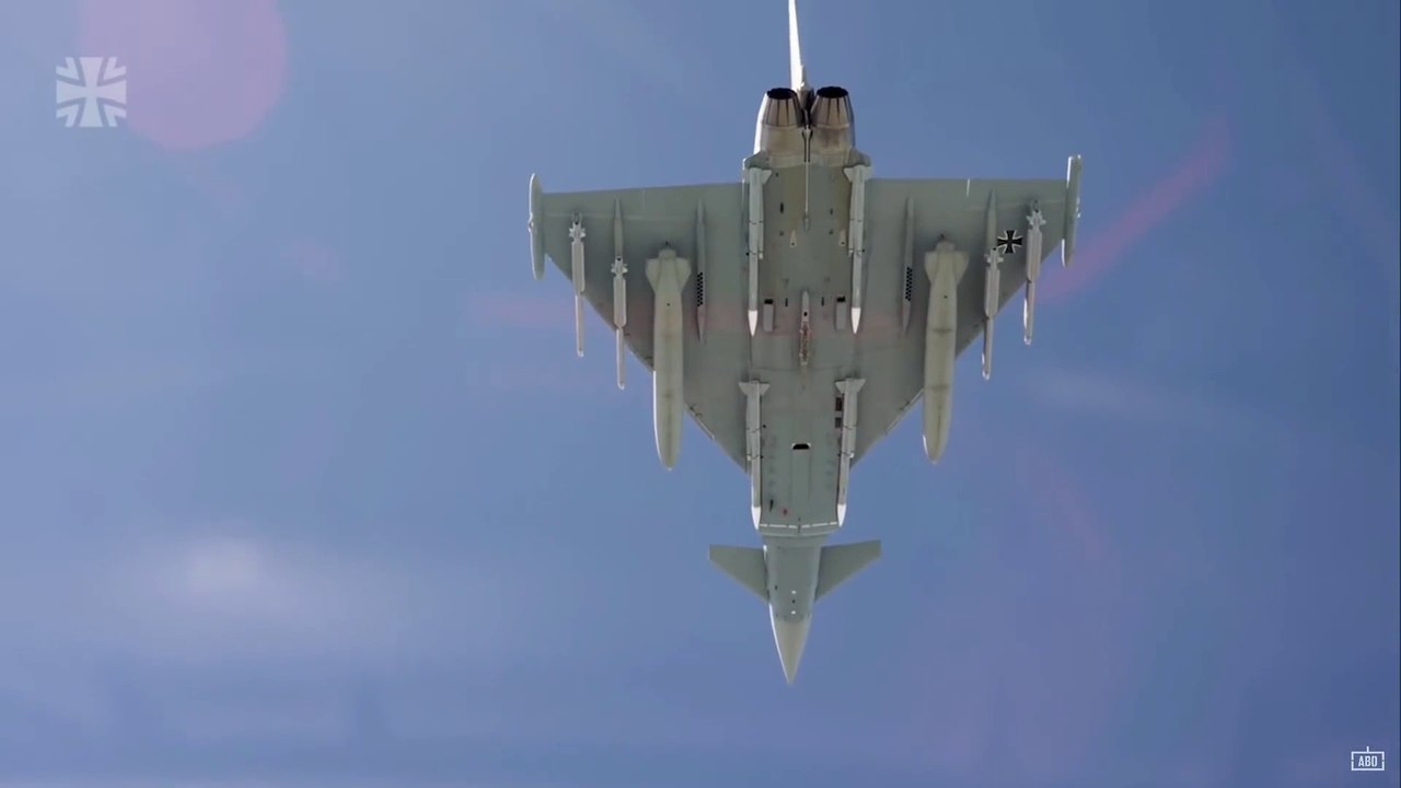 Alemanha pede que China pare de contratar ex-pilotos alemães para treinar militares chineses