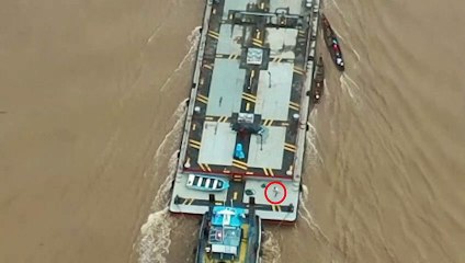 Indígenas retêm embarcações petroleiras na Amazônia peruana