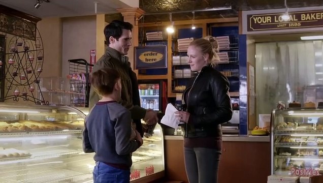 Le danger vient de la famille Bande-annonce (EN)