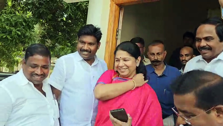 தமிழர்களின் உணர்வுகளை புண்படுத்தும் விதமாக ஆளுநர் பேசுவது வருத்தமளிக்கிறது - கனிமொழி பேட்டி