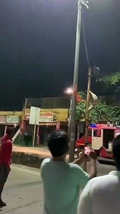 big news: आधी रात शॉर्ट सर्किट से गृहस्थी, मिल खाक,आग का रूप देख लोग सहमे- देखें वीडियो