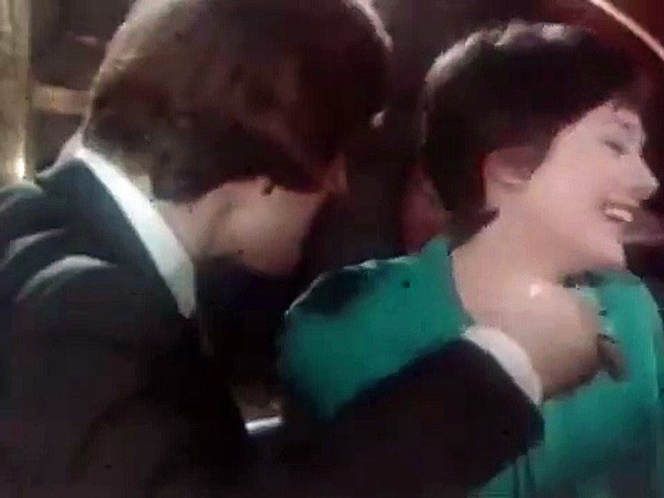 Dracula père et fils Bande-annonce (EN)