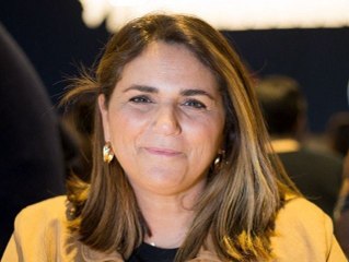 "Qu'avant de brader ce qui lui restait de dignité..." : Valérie Benaïm dézinguée par Sophia Aram : cette tirade sur Anne Sinclair qui ne passe...