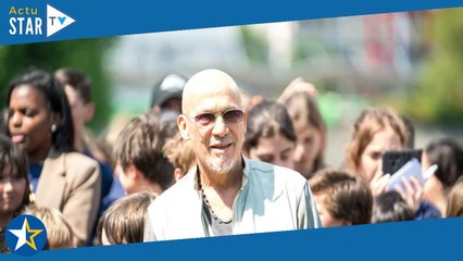 Florent Pagny, souriant et en pleine forme aux côtés de Zinédine Zidane et Sandrine Quétier pour un