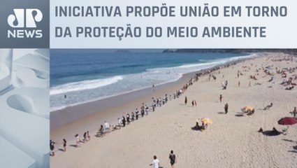 Dia Mundial dos Oceanos é marcado por abraço coletivo no Rio