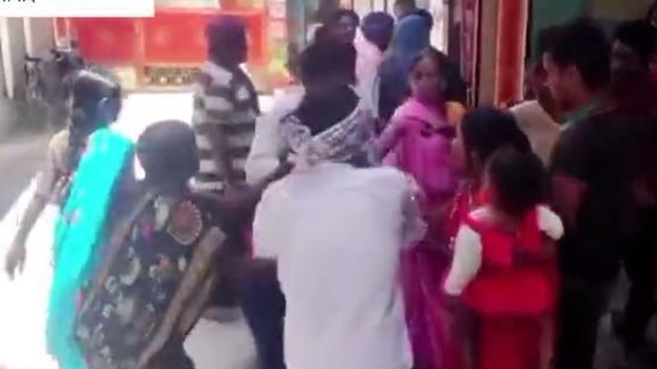 जहानाबाद में पारिवारिक विवाद में बीच रोड पर खूबे चले लाठी-डंडे, वीडियो देखकर हो जाएंगे हैरान
