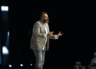 شاهد.. كيف يرى خالد الغطاس قصة دبي؟ تعرّف على مفاتيح مُلهمة تهمك