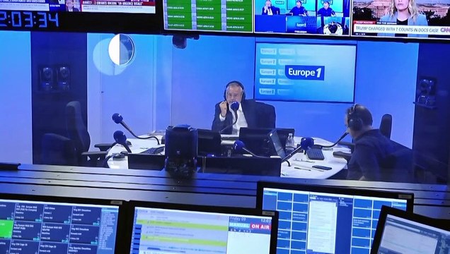 Attaque au couteau: Macron est arrivé à Grenoble où sont hospitalisés des enfants blessés