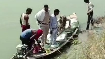 बड़ी कार्रवाई: गंडक नदी से नाव से लाई जा रही 50 कार्टन शराब, उत्पाद विभाग ने किया ये काम