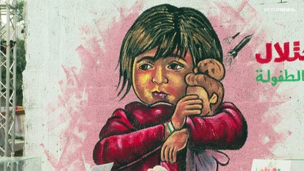 في غزة.. عرض مخلفات الحرب الأخيرة مع إسرائيل وجداريات رسمها فنانون على ركام المنازل المدمرة