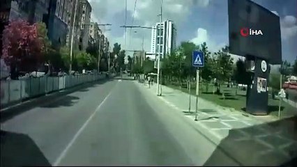 Şanlıurfa'da motosiklet ve bisiklet kafa kafaya böyle çarpıştı