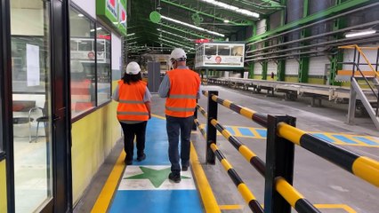 Скачать видео: La fábrica de Pladur de Valdemoro (Madrid) produce 70 toneladas de placas de yeso a la hora.