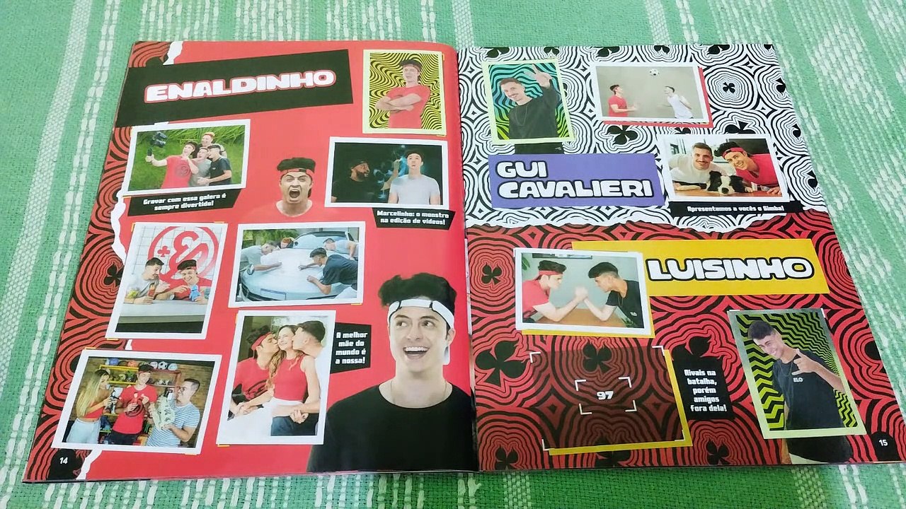 Album de figurinhas ENALDINHO colando as figurinhas video 7