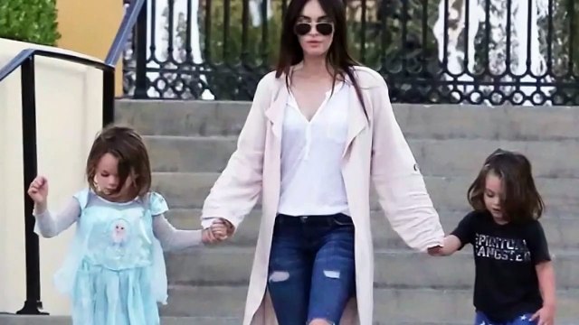 Oblige-t-il ses fils à porter des tenues de filles？ Paroles déroutantes de la voisine de Megan Fox