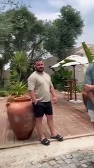 Genç kadın, tesettürlü olduğu gerekçesiyle Alaçatı'daki ünlü mekana alınmadı