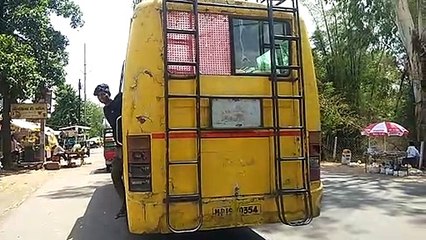 शहर से हर रोज सवारियों को लेकर संचालन पूर्व ही 2 दर्जन से अधिक बसें