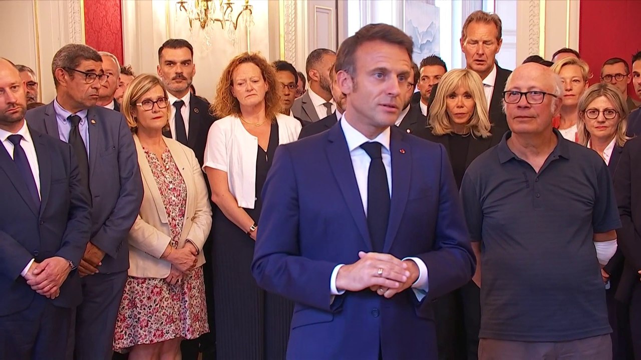 Emmanuel Macron : «S’attaquer à des enfants est l’acte le plus barbare qui soit»