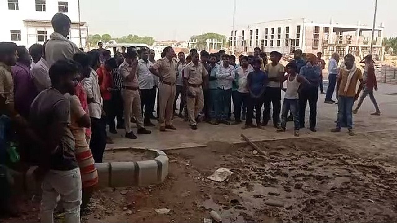 निर्माणाधीन मेडिकल कॉलेज में काम कर रहे दो श्रमिक 50 फीट ऊंचाई से गिरे,  मौत
