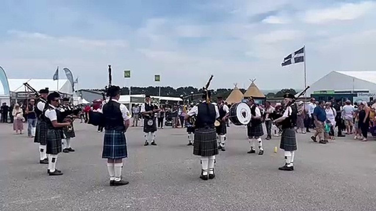 Kernow Pipes and Drums