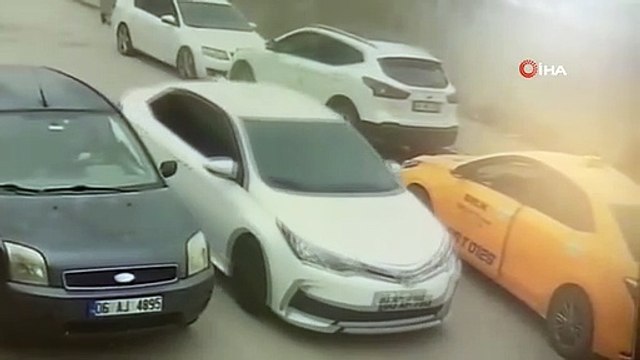 La police a neutralisé le suspect en fuite en lui tirant une balle dans la jambe... Ces moments sont filmés.