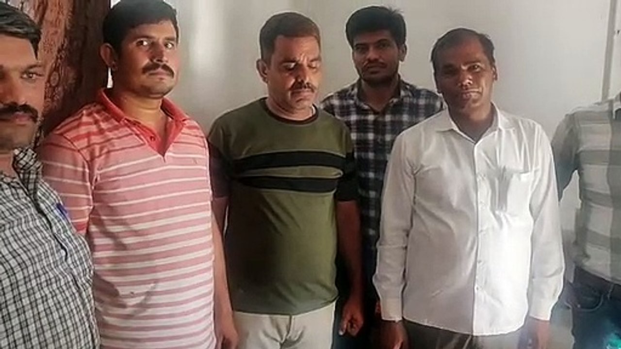 साढ़े चार हजार रुपए की रिश्वत लेते हैड कांस्टेब...