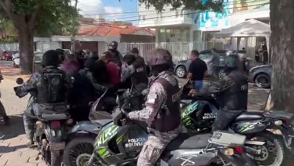 Agresión de policías a diputados