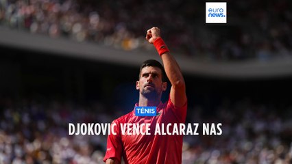 Djokovic vence um debilitado Alcaraz e alcança sétima final de Roland-Garros