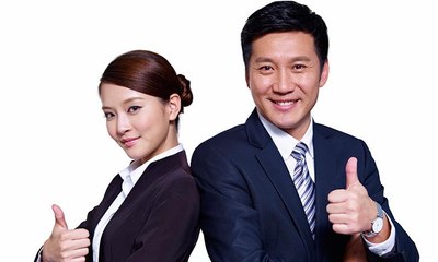 اليابانيون يستعينون بمدرسين لتعلم الابتسامة