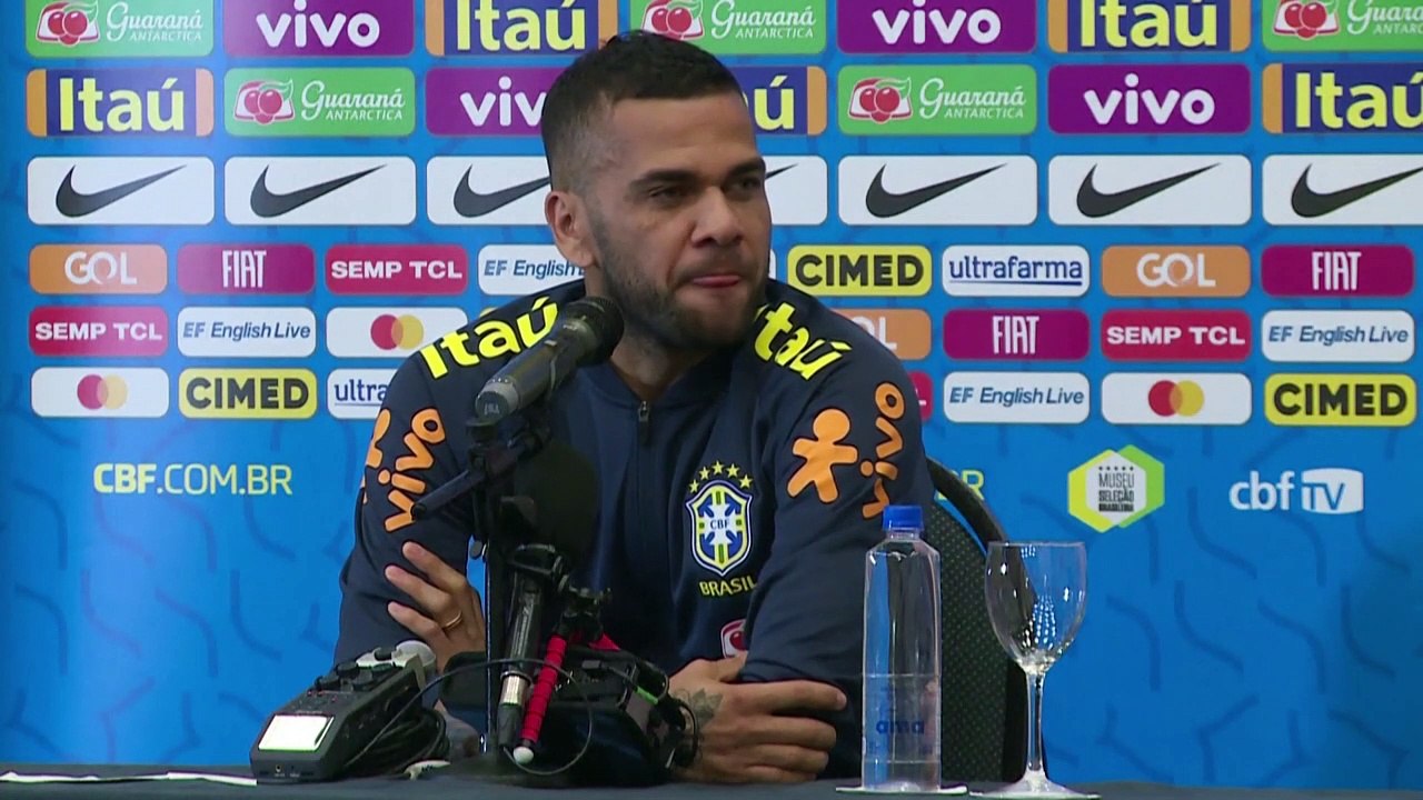 Prisión sin fianza para futbolista Dani Alves por presunta agresión sexual