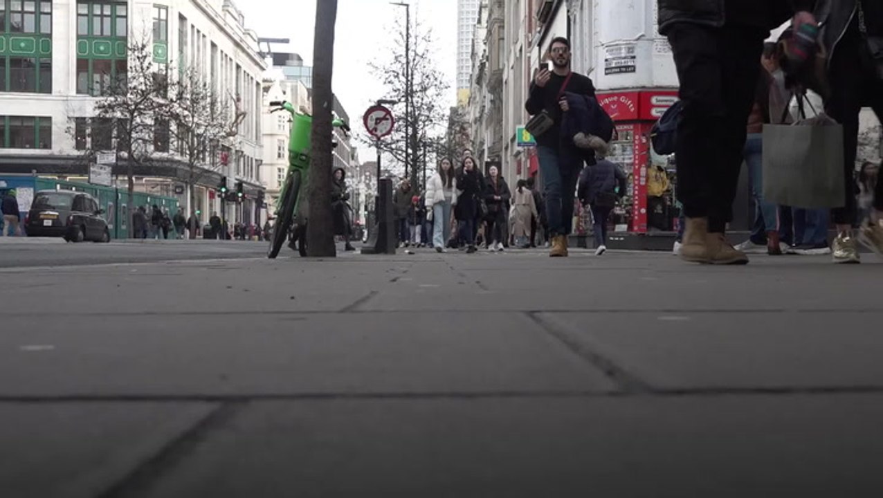 Retailers struggled over Christmas as embattled shoppers cut back on spending