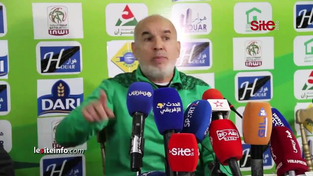 في واقعة غريبة.. مساعد مدرب مولودية وجدة يتجاهل أسئلة الصحافيين