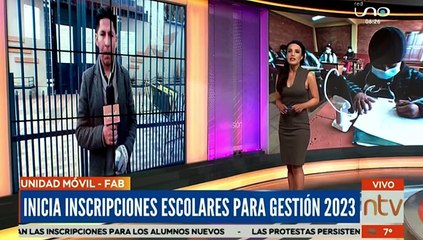 Colegios de La Paz y El Alto amanecen con filas para inscripciones escolares